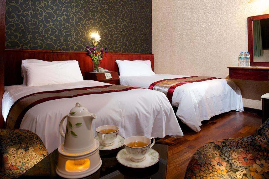 Gene Long Haiy Att Hotel Chiayi City Exterior photo