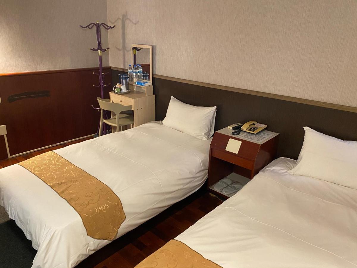 Gene Long Haiy Att Hotel Chiayi City Exterior photo